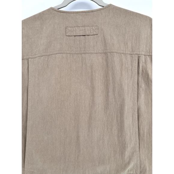 Duluth Trading Vest Mens L Beige Tan Utility Fishing Outdoor Hunting NWOT - Picture 9 of 13